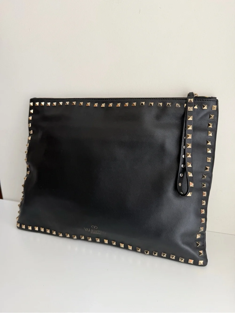 Authentic Valentino Garavani Rockstud Large Leather Clutch